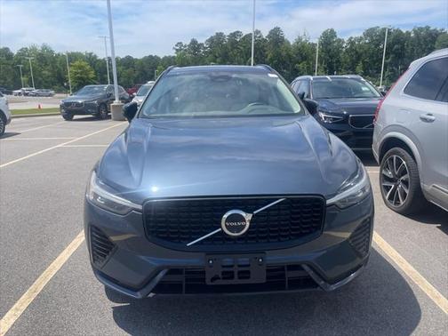 2025 Volvo XC60 Plug-In Hybrid T8 Plus