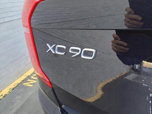 2022 Volvo XC90 T6 Inscription