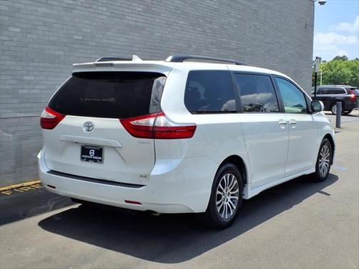 2018 Toyota Sienna XLE