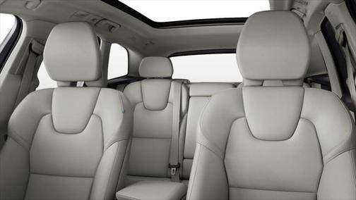 2025 Volvo XC60 Plug-In Hybrid T8 Plus