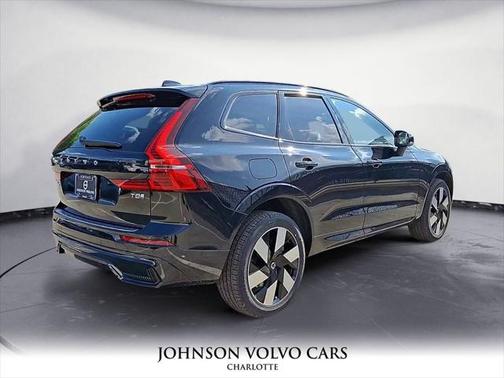 2025 Volvo XC60 Plug-In Hybrid T8 Plus