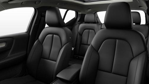 2025 Volvo XC40 B5 Plus Bright Theme