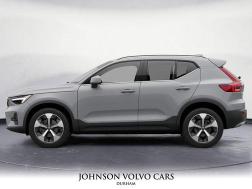 2025 Volvo XC40 B5 Plus Bright Theme