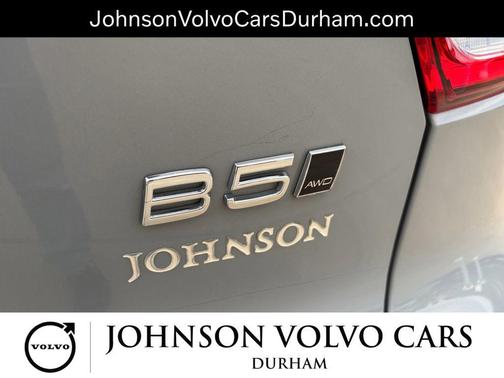 2025 Volvo XC40 B5 Plus Bright Theme