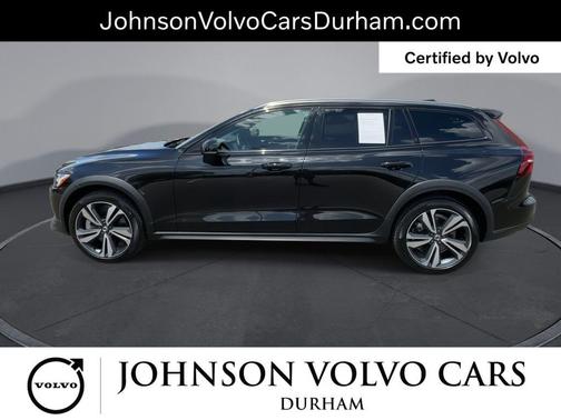 Onyx Black Metallic 2025 Volvo V60 Cross Country Plus, B5 AWD Gas (mild hybrid)