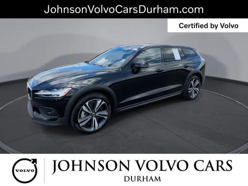 Onyx Black Metallic 2025 Volvo V60 Cross Country Plus, B5 AWD Gas (mild hybrid)