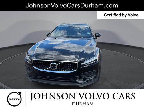 Onyx Black Metallic 2025 Volvo V60 Cross Country Plus, B5 AWD Gas (mild hybrid)