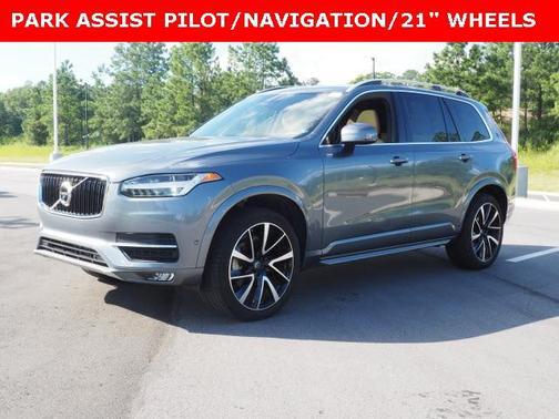 2018 Volvo XC90 T6 Momentum