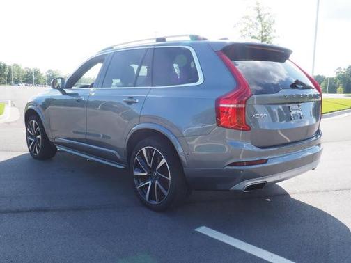 2018 Volvo XC90 T6 Momentum