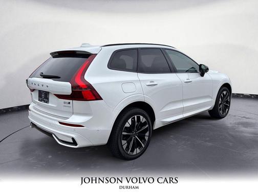 2026 Volvo XC60 B5 Plus