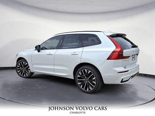 2026 Volvo XC60 B5 Ultra