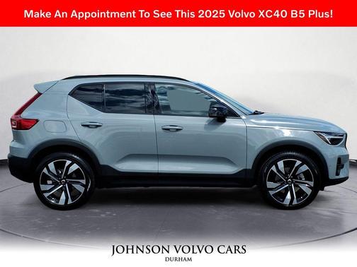 2025 Volvo XC40 B5 Plus Dark Theme