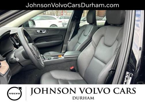 2023 Volvo XC60 B5 Plus Dark Theme