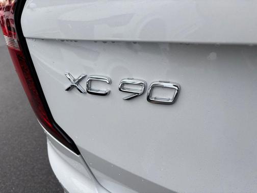 2026 Volvo XC90 Plus, B6 AWD Gas (mild hybrid), Gasoline, Bright, 7 Seats