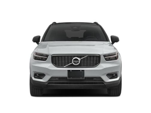 Crystal White Metallic 2021 Volvo XC40 T4 R-Design