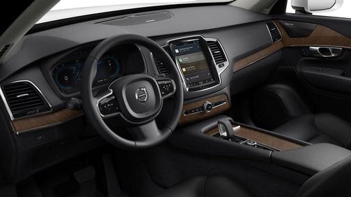 2023 Volvo XC90 B5 Plus