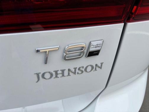 2026 Volvo XC60 Plug-In Hybrid Ultra, T8 AWD Electric/Gasoline, Dark