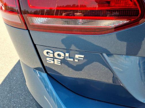 2016 Volkswagen Golf SportWagen TSI SE 4-Door