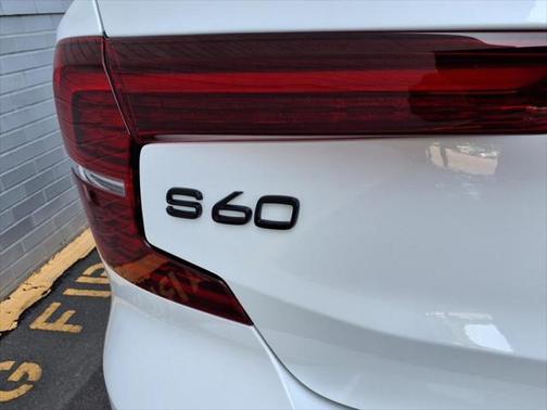 2024 Volvo S60 Recharge Plug-In Hybrid T8 Plus Black Edition