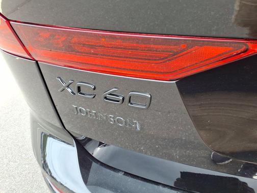 2026 Volvo XC60 B5 Ultra Black Edition