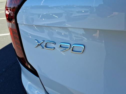 2026 Volvo XC90 B6 Ultra 7-Seater