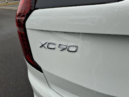 2026 Volvo XC90 B6 Ultra 7-Seater