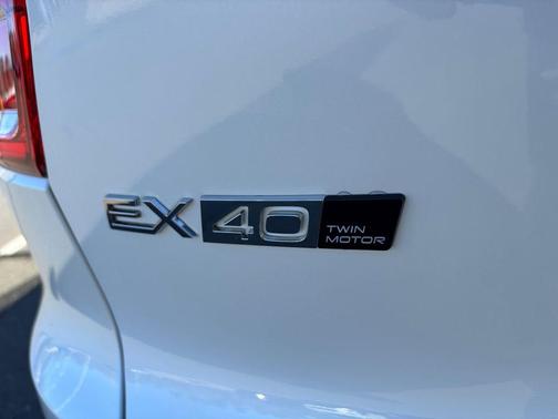 2026 Volvo EX40 Twin Motor Plus