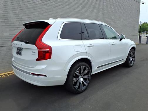 2025 Volvo XC90 Plug-In Hybrid T8 Plus 7-Seater