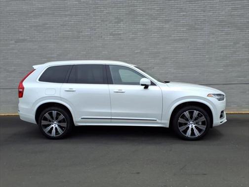 2025 Volvo XC90 Plug-In Hybrid T8 Plus 7-Seater