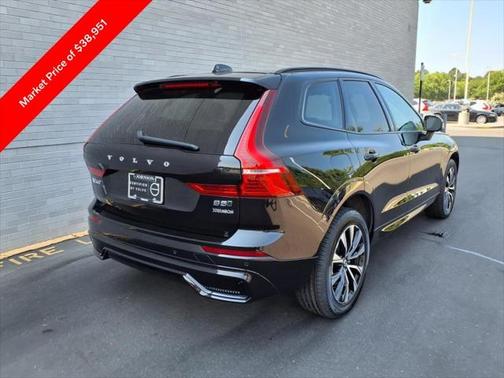 2024 Volvo XC60 B5 Core Dark Theme
