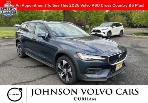 Denim Blue Metallic 2025 Volvo V60 Cross Country B5 Plus