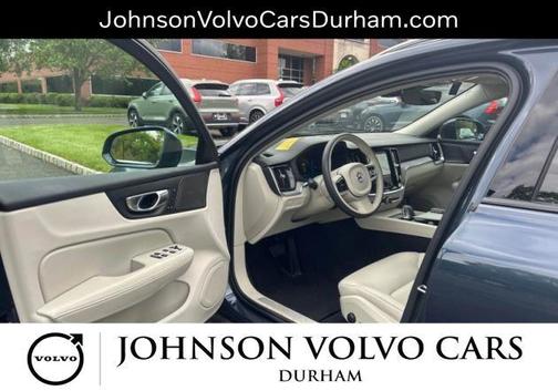 Denim Blue Metallic 2025 Volvo V60 Cross Country B5 Plus