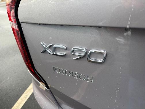 2026 Volvo XC90 B6 Ultra 7-Seater