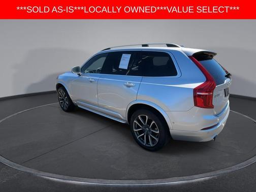 Bright Silver Metallic 2018 Volvo XC90 T5 Momentum