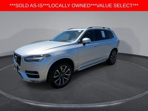 Bright Silver Metallic 2018 Volvo XC90 T5 Momentum