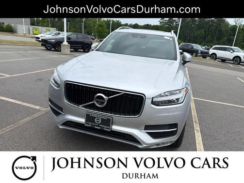 Bright Silver Metallic 2018 Volvo XC90 T5 Momentum