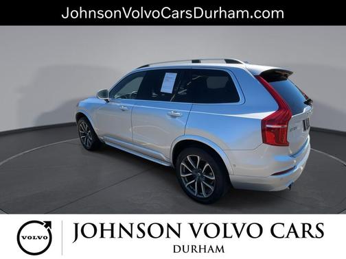 Bright Silver Metallic 2018 Volvo XC90 T5 Momentum