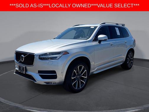 Bright Silver Metallic 2018 Volvo XC90 T5 Momentum