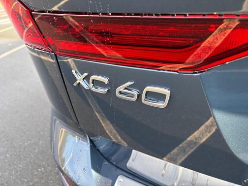 2026 Volvo XC60 B5 Ultra