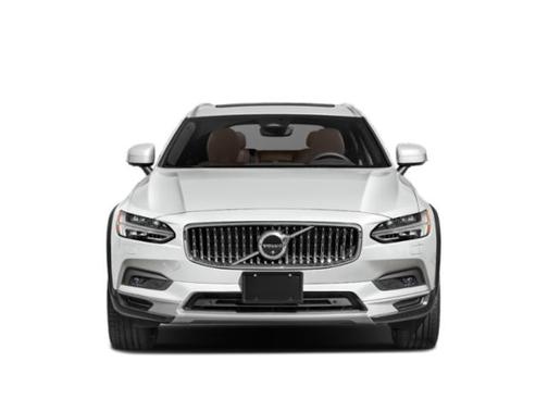 2025 Volvo V90 Cross Country Plus, B6 AWD Gas (mild hybrid)
