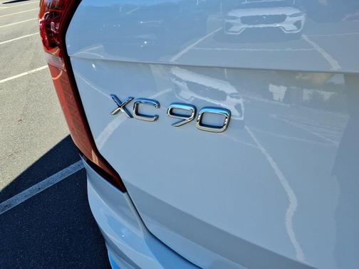 2022 Volvo XC90 T6 Inscription