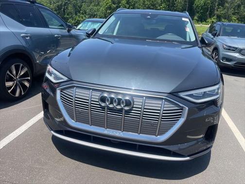 2019 Audi e-tron Premium Plus