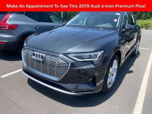 2019 Audi e-tron Premium Plus