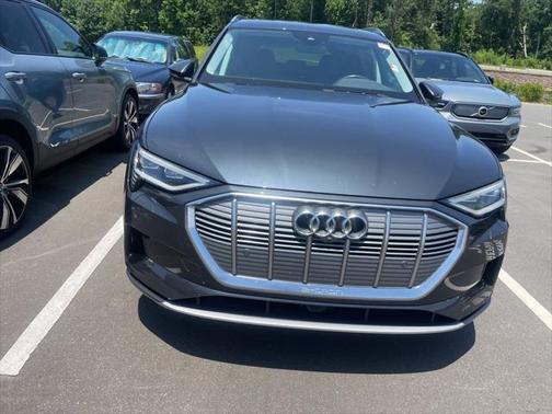 2019 Audi e-tron Premium Plus