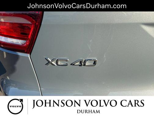 2021 Volvo XC40 T5 Momentum