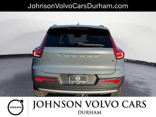 2021 Volvo XC40 T5 Momentum