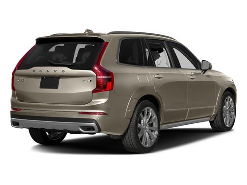 2016 Volvo XC90 T6 Momentum