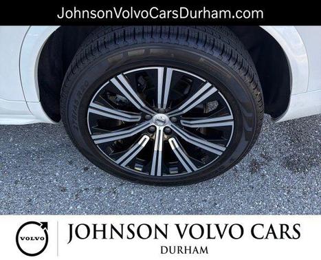 Crystal White Metallic 2023 Volvo XC90 B5 Core