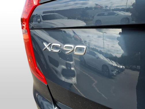 2024 Volvo XC90 B5 Plus Bright Theme