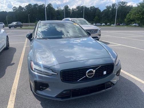 2023 Volvo V60 Recharge Plug-In Hybrid Polestar
